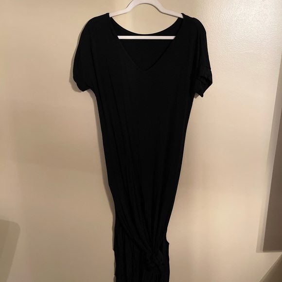 Amazon Dresses & Skirts - SUPER Soft Black Jersey Maxi Dress 🖤